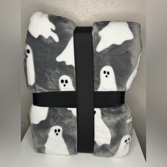 Halloween Lounge Throw Blanket - Picture 6 of 6